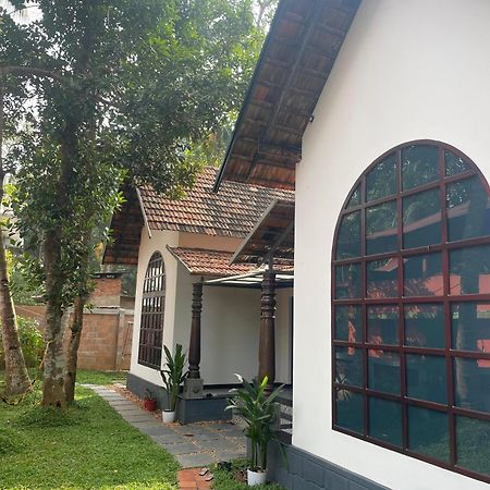Munroe Plackal Heritage Mundrothuruth Buitenkant foto